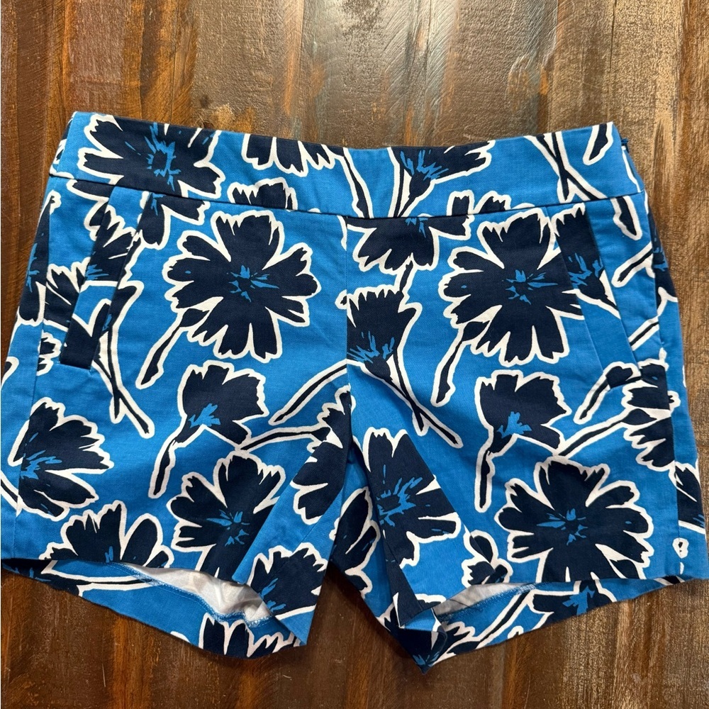 J.Crew Women’s Size 6 Blue Floral Stretch Chino Shorts City Fit w/ 5” Inseam EUC